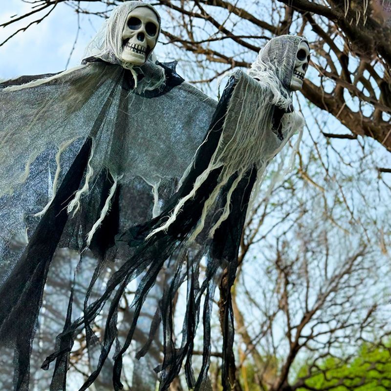 LED Hanging Skull Ghost – Scary Halloween Prop